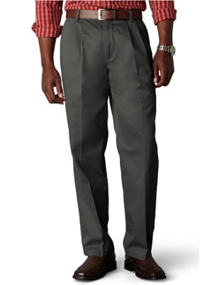 Dockers D3 Signature Khaki  Classic Fit, Pleated Front