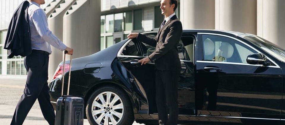 Airport Transfers Weybridge