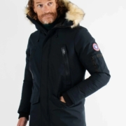 Parka Homme Paragoose DAVOS – Veste Hiver à Capuche Fourrure et Bandes Logo – Navy Élégant