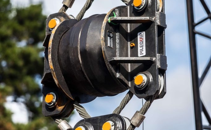 Vibration dampers for pile driving