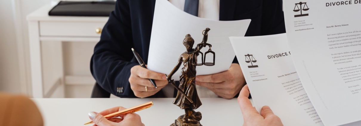 divorce lawyer
