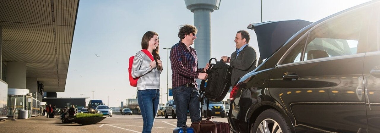 Family haivng airport transfers