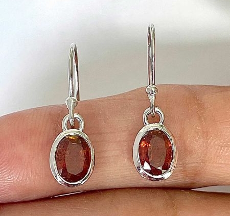 Unleashing Fire: Orange Kyanite Jewelry for Creativity and Confidence