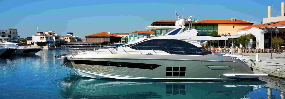 rent yacht dubai