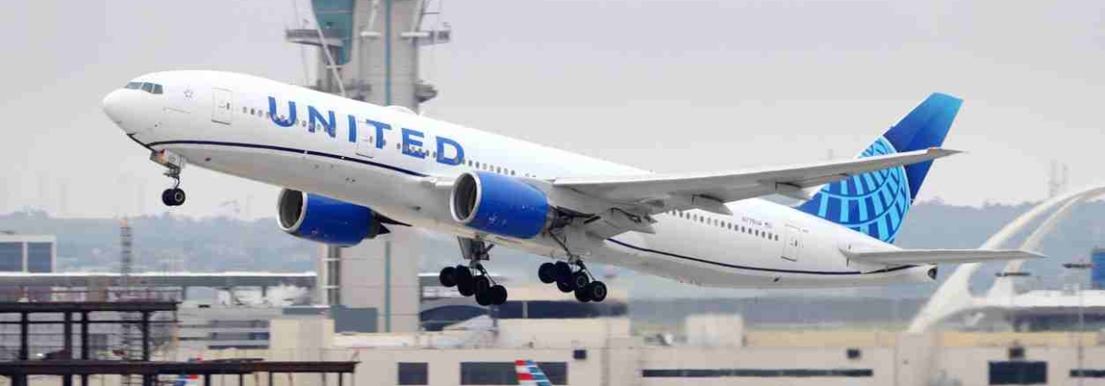 united airlines flight ua770 emergency diversion