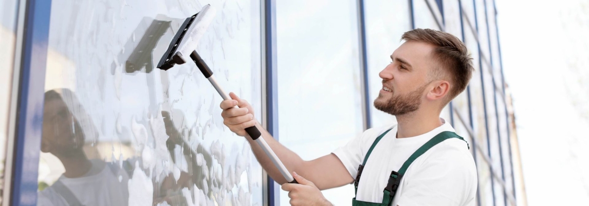 window cleaning service Dubai